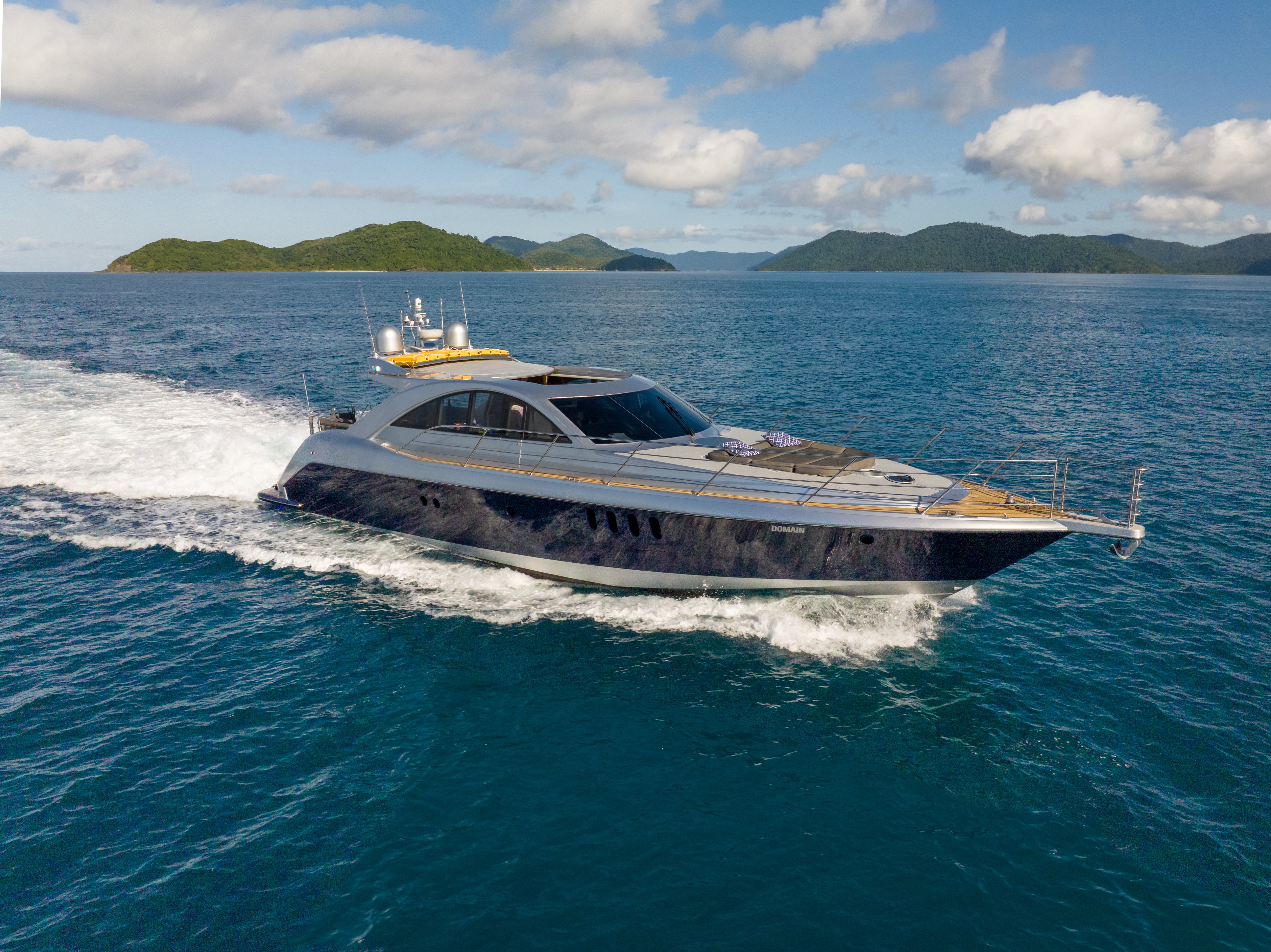 Bella Lacqua Luxury Boat Sydney