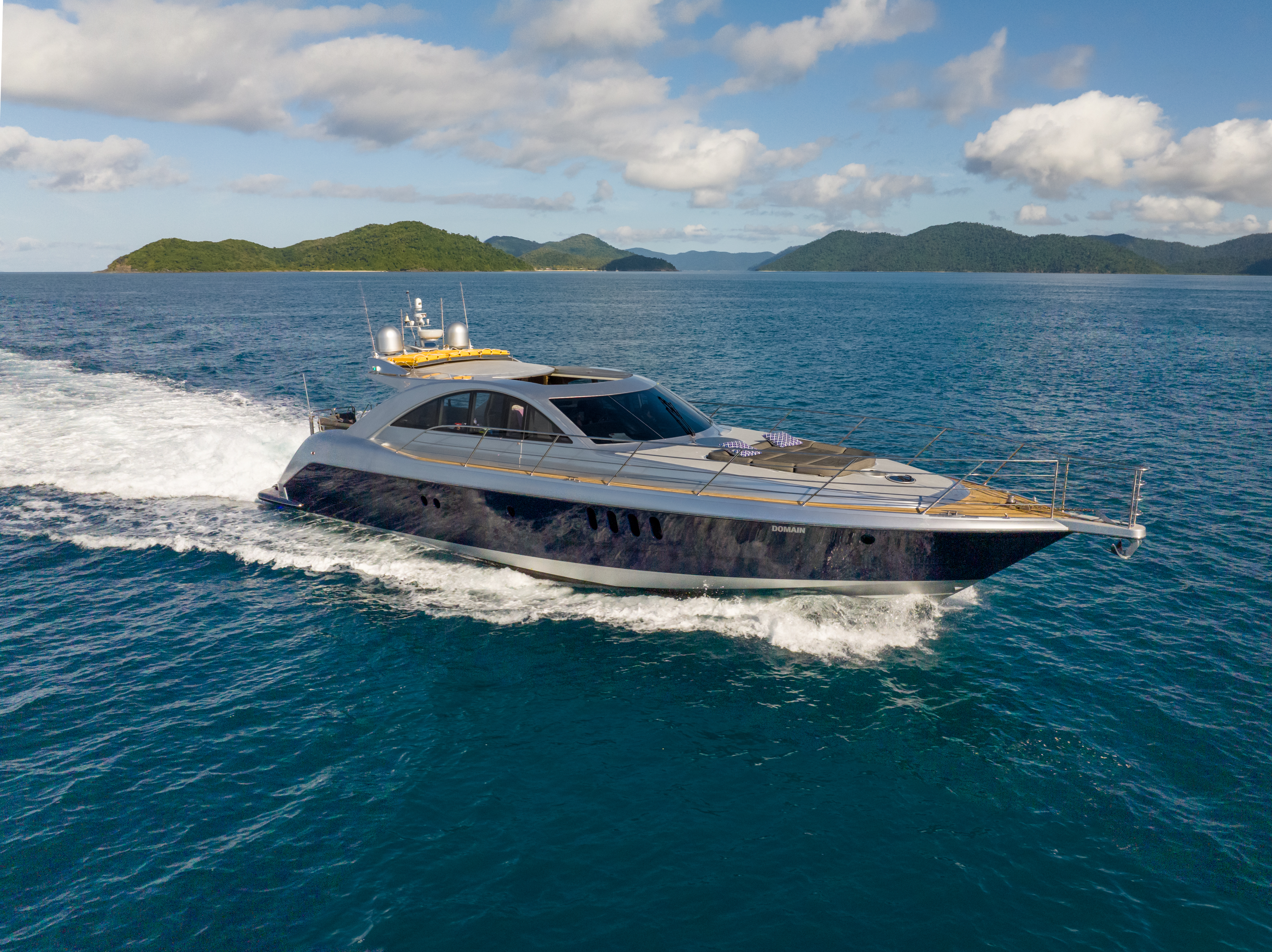 Bella Lacqua Luxury Boat Sydney