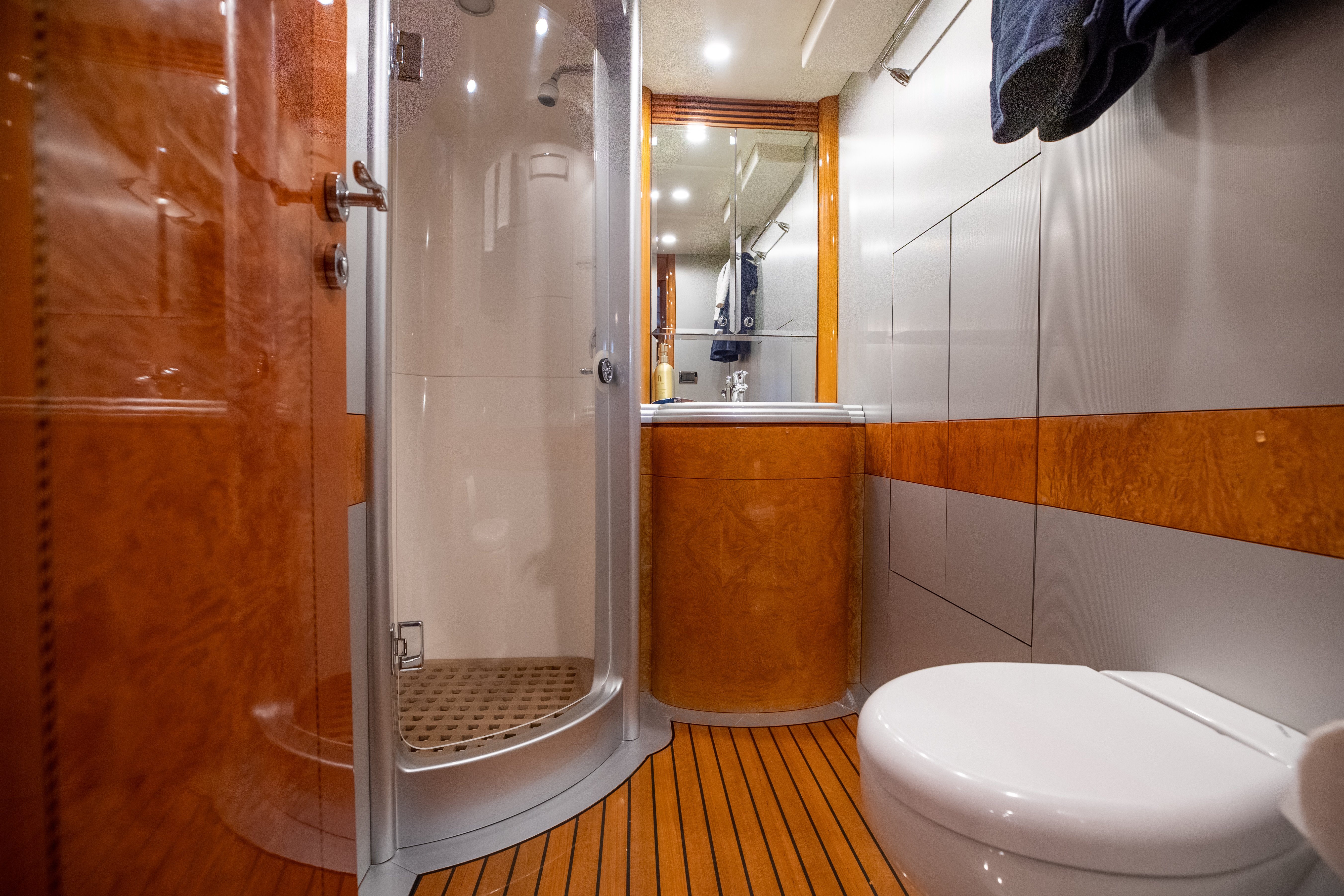 Bella Lacqua Luxury Boat Sydney