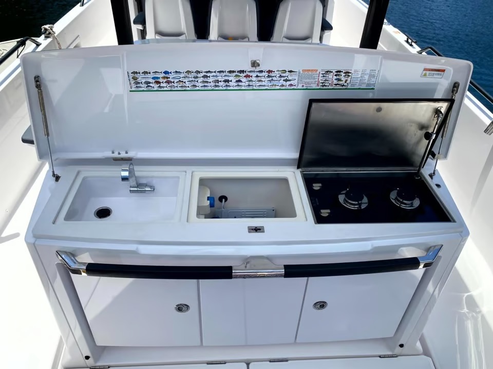 CHEEKY II Luxury Yacht Sydney