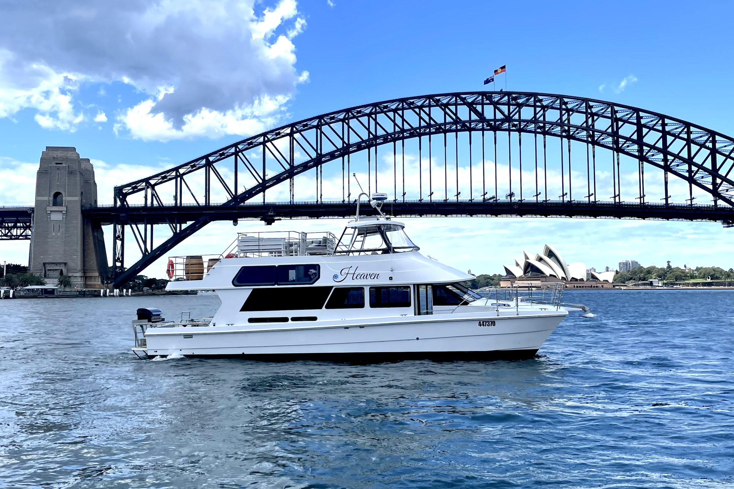 Heaven Luxury Boat Hire Sydney