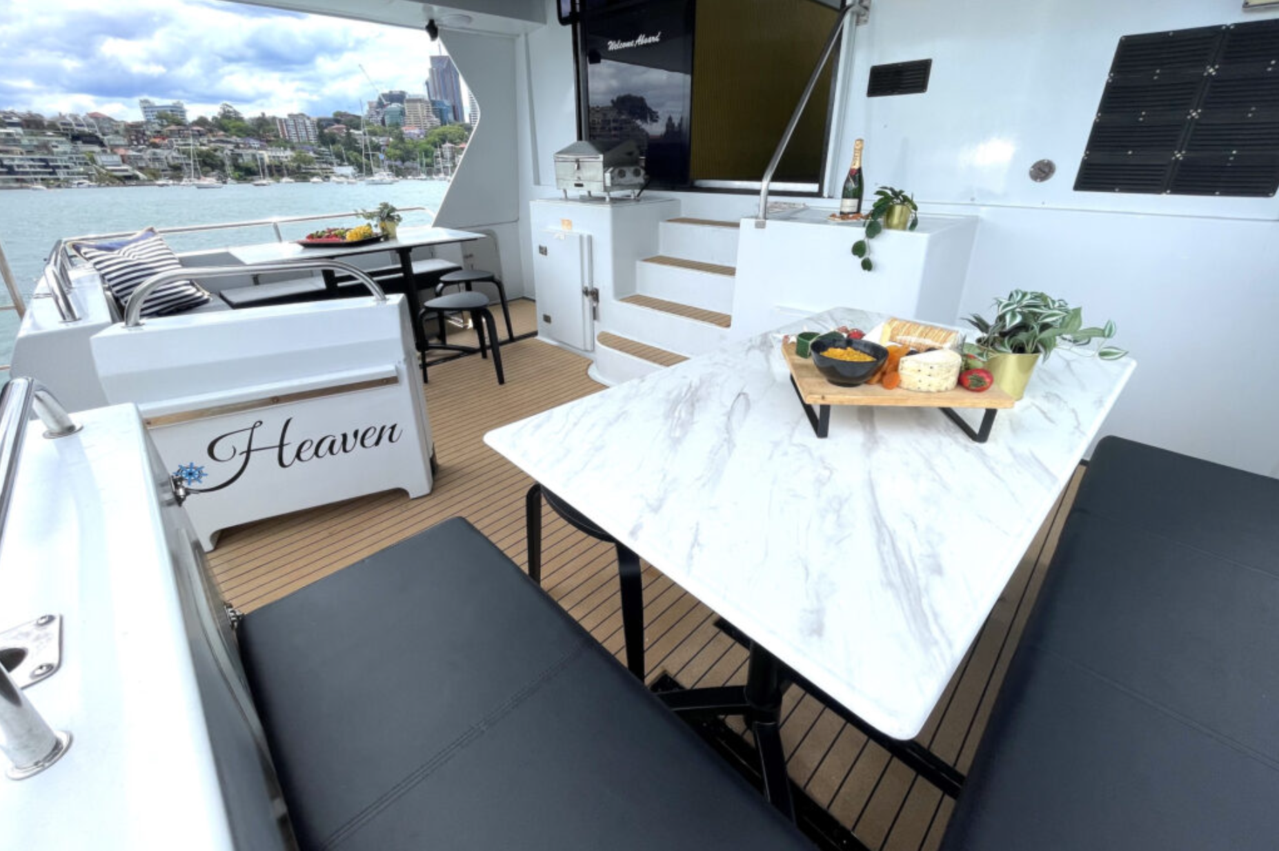Heaven Luxury Boat Hire Sydney
