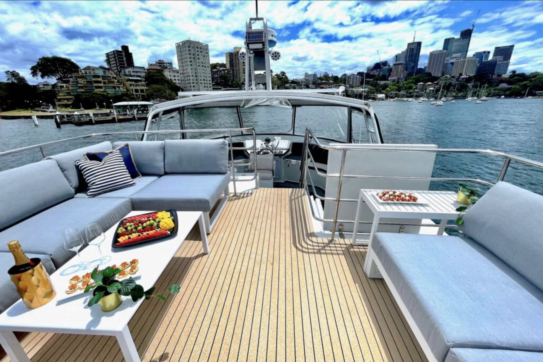 Heaven Luxury Boat Hire Sydney