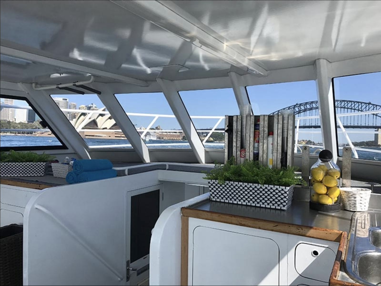 Hoochie Mumma Luxury Boat Sydney