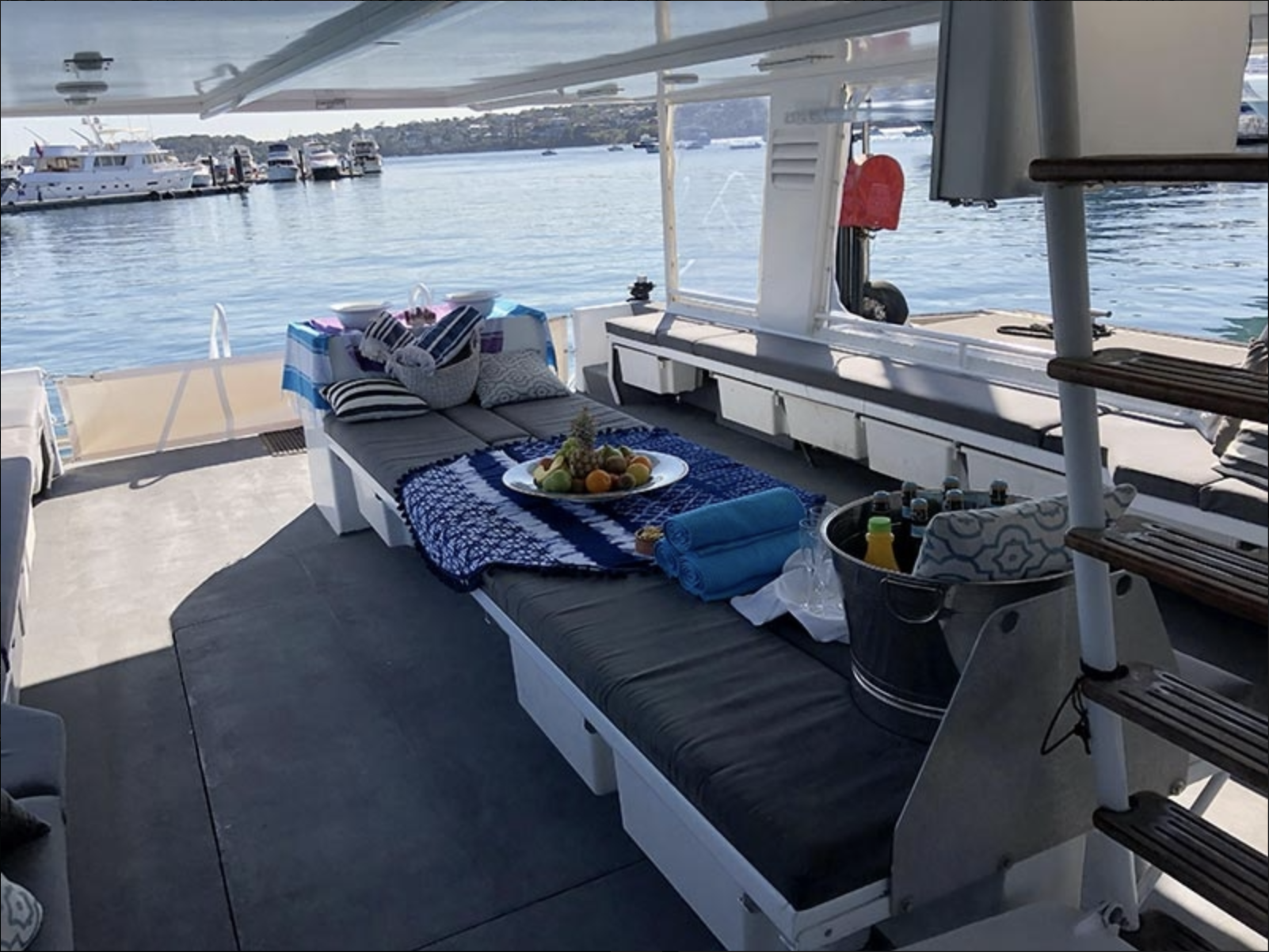 Hoochie Mumma Luxury Boat Sydney