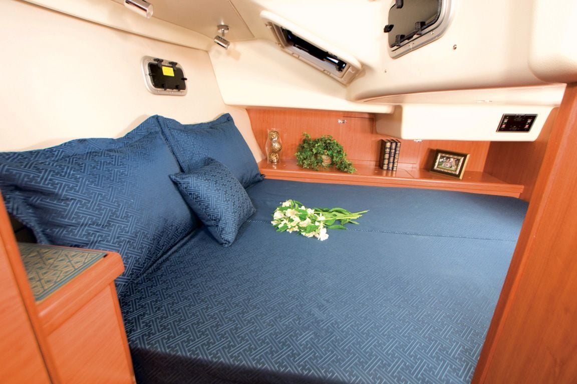 Hunter 36 sailing boat Sydney