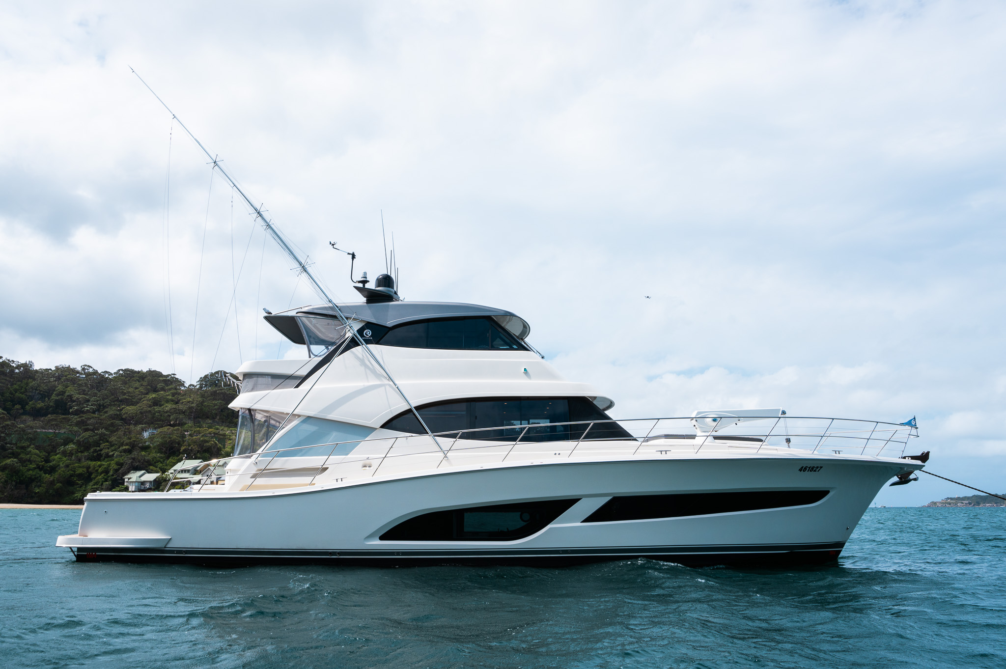 Isola Luxury Yacht Hire Sydney