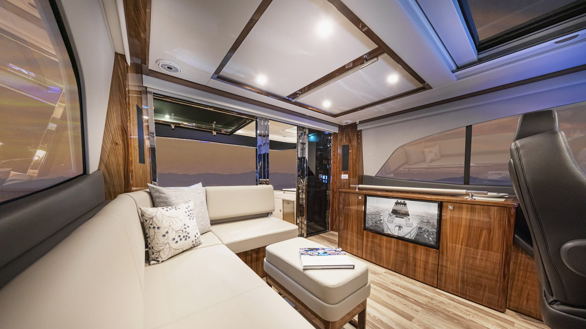 Isola Luxury Yacht Hire Sydney