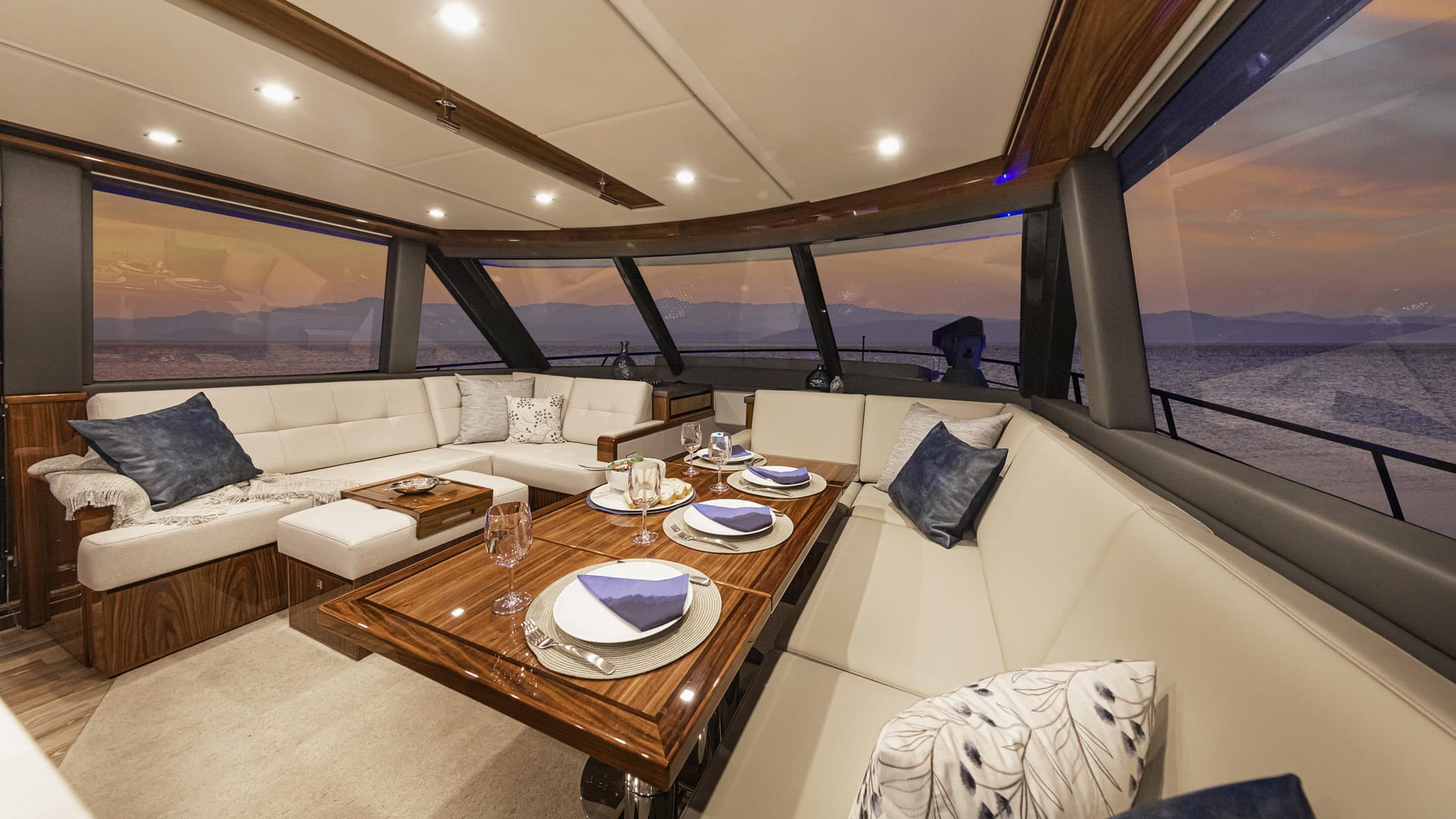 Isola Luxury Yacht Hire Sydney