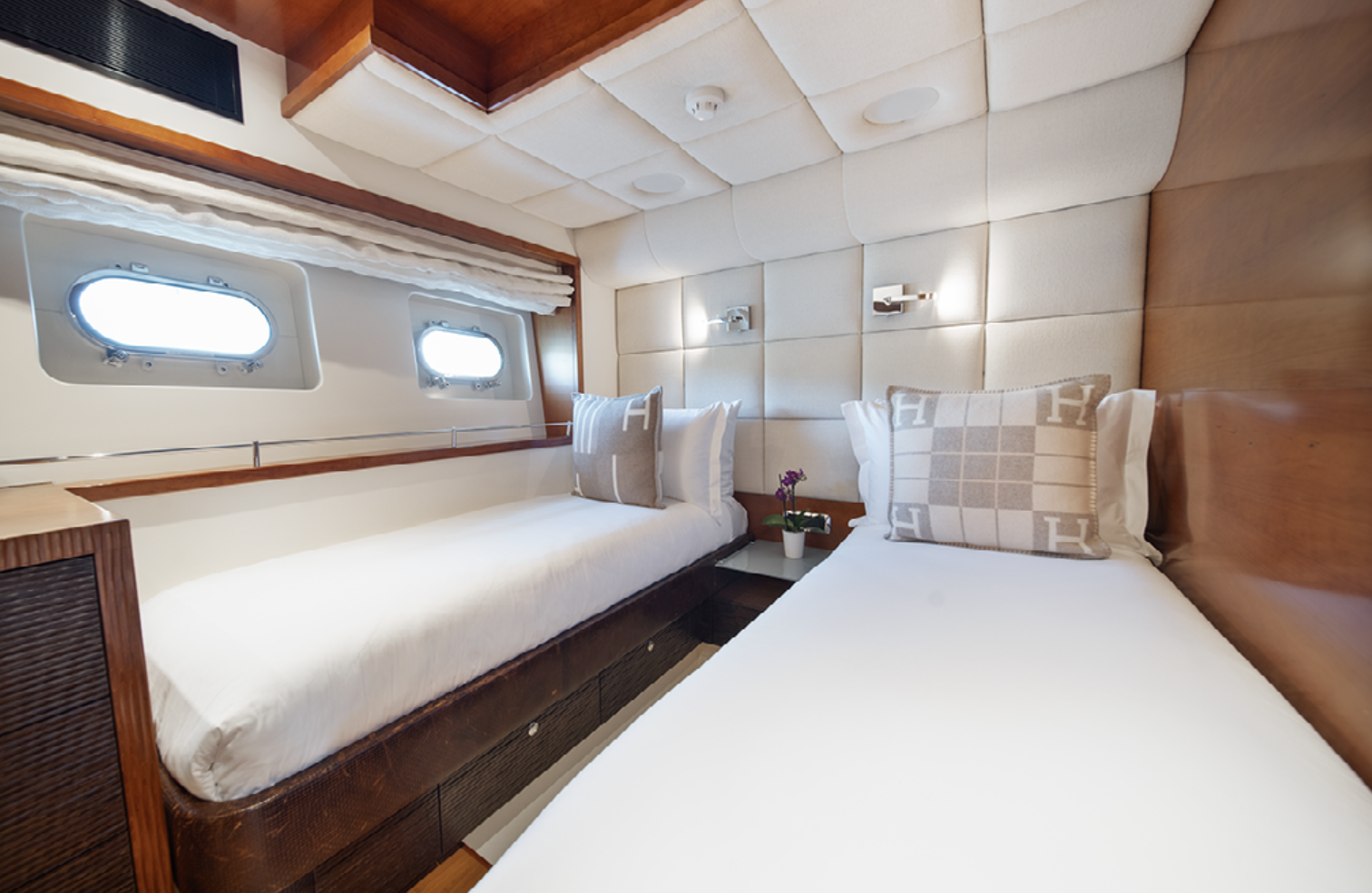 Little Perle Superyacht Sydney