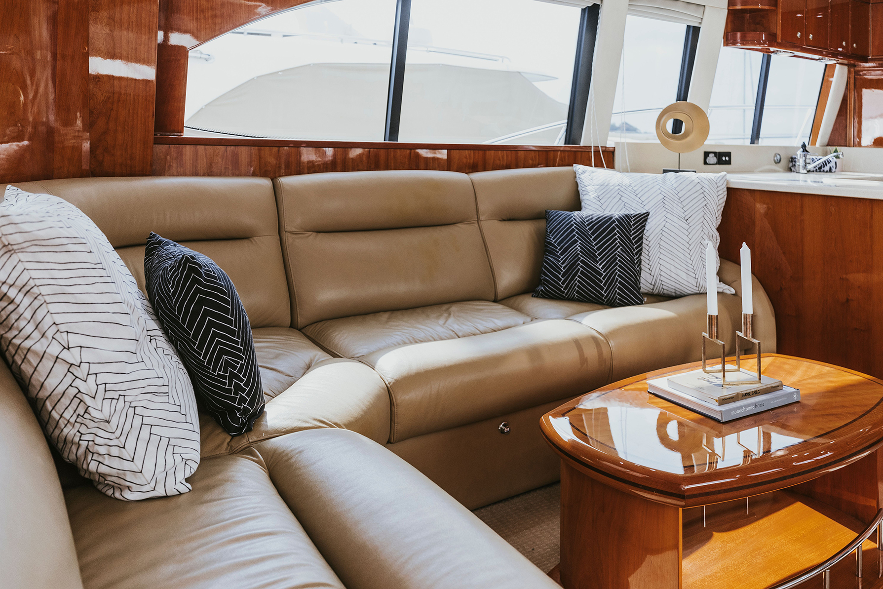 Onsite Luxury Boat Hire Sydney