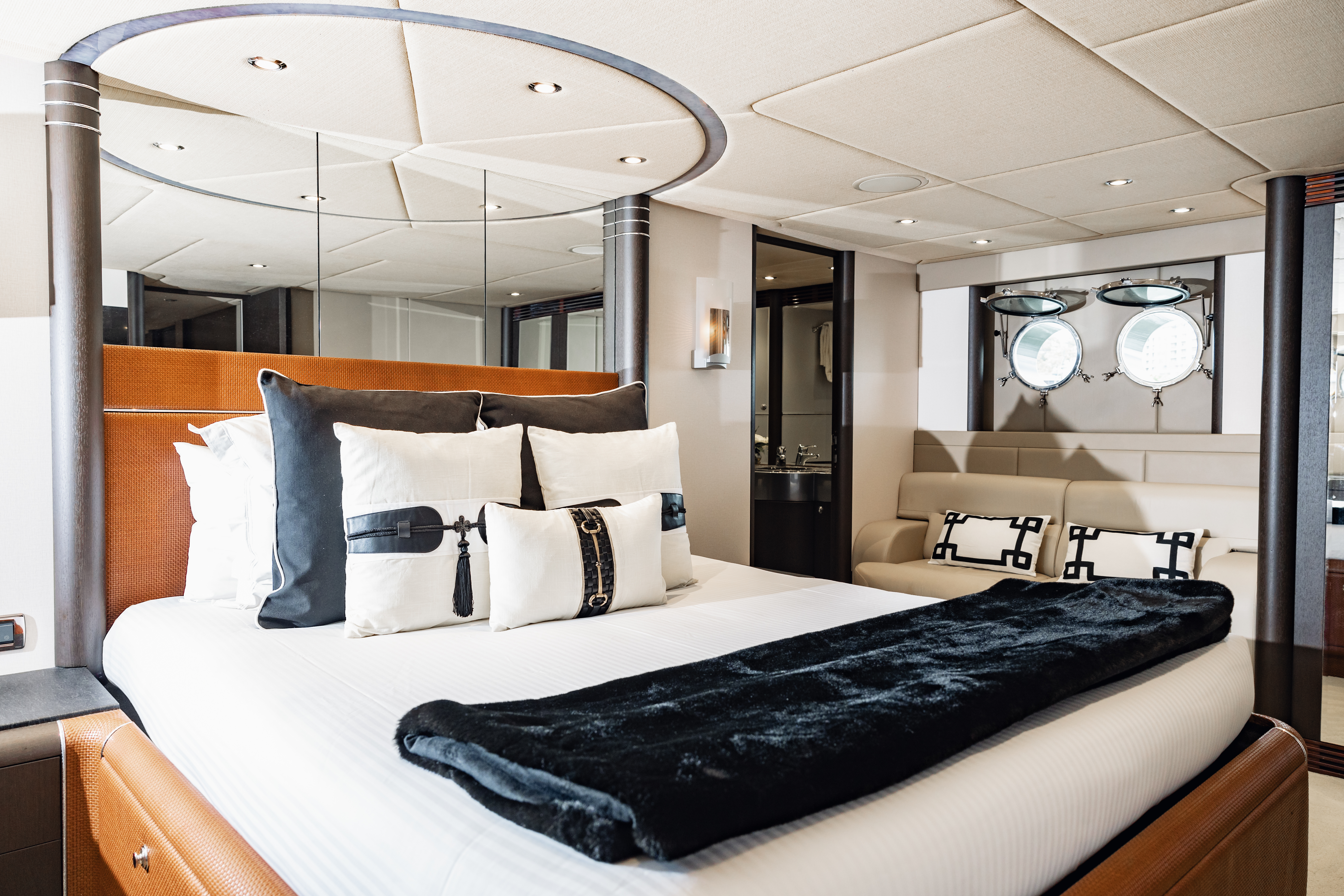 Privacy Luxury Super Yacht Sydney