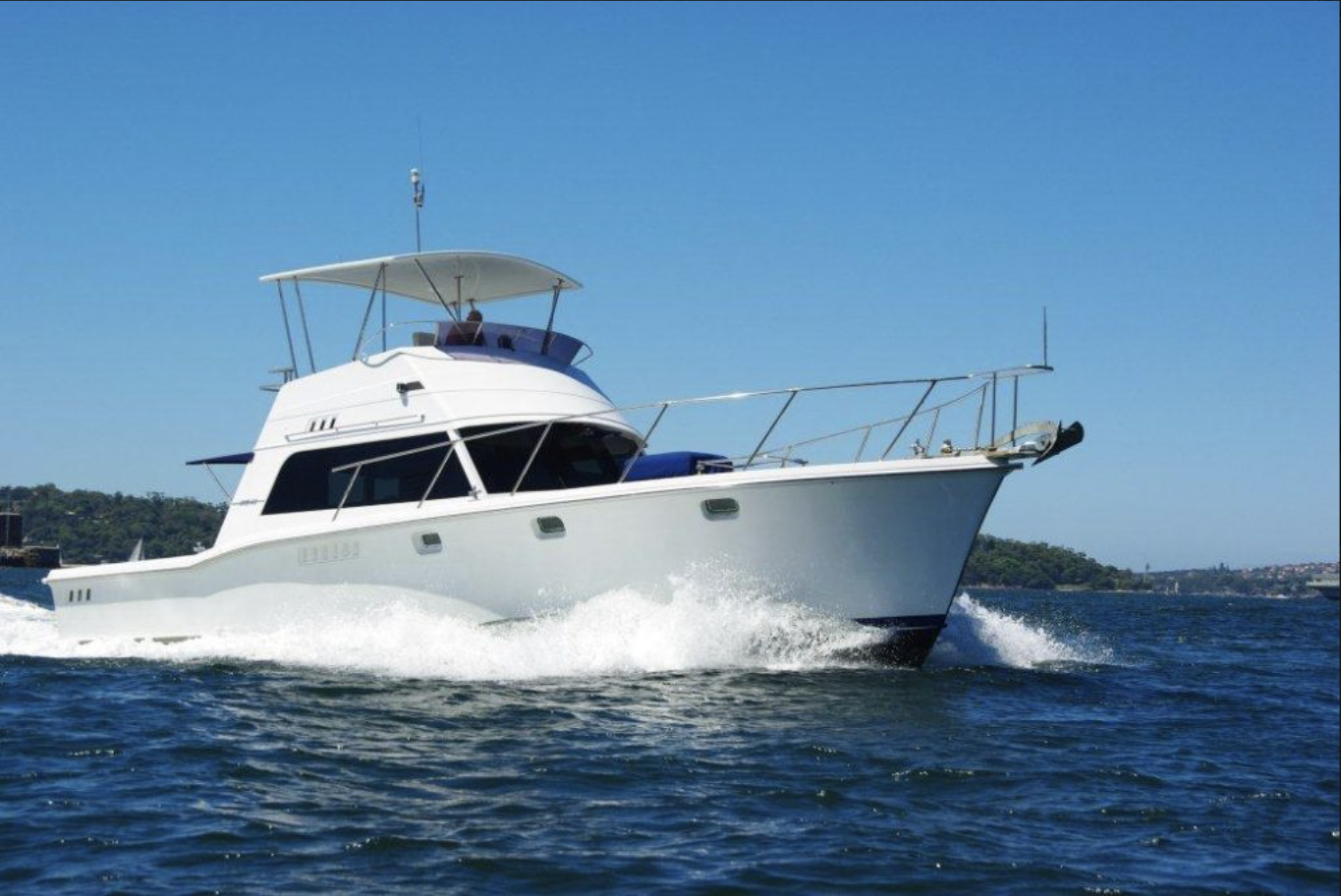 Santa Cruz Luxury Boat Sydney