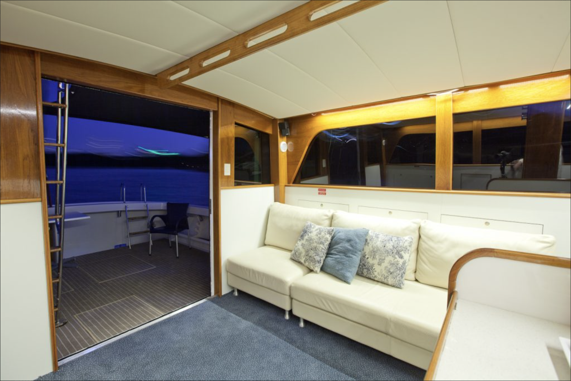 Santa Cruz Luxury Boat Sydney