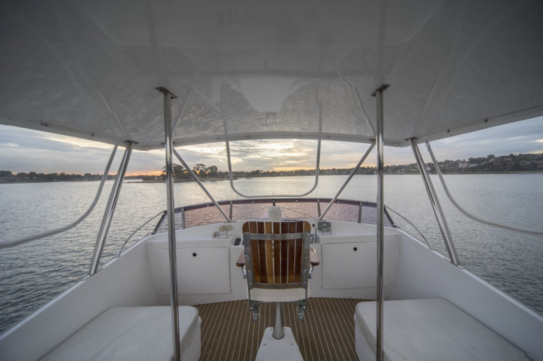 Santa Cruz Luxury Boat Sydney