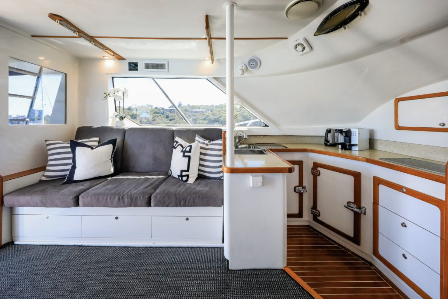 Shoki Luxury Boat Hire Sydney