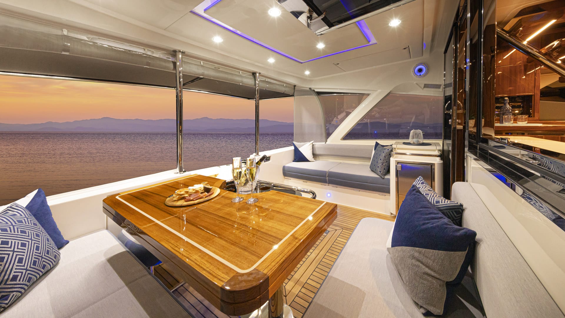 Isola Luxury Yacht Hire Sydney